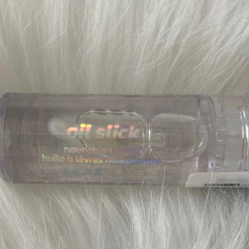 New Lottie London vanilla whip lip oil - Picture 2 of 9